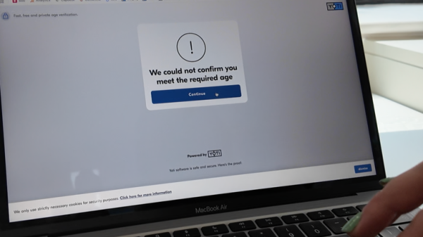 Hundreds of thousands of people backlash against internet safety rules Hundreds of thousands of people backlash against internet safety rules