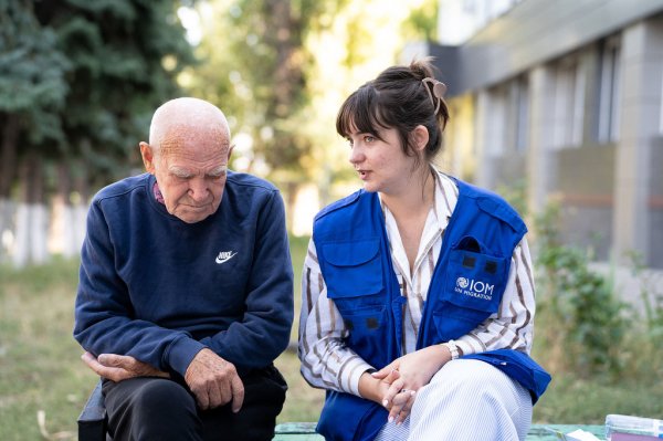 Four winters on, UN in Ukraine continues to deliver aid under fire
