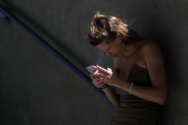 Quitting smoking nearly doubles life expectancy for cancer patients